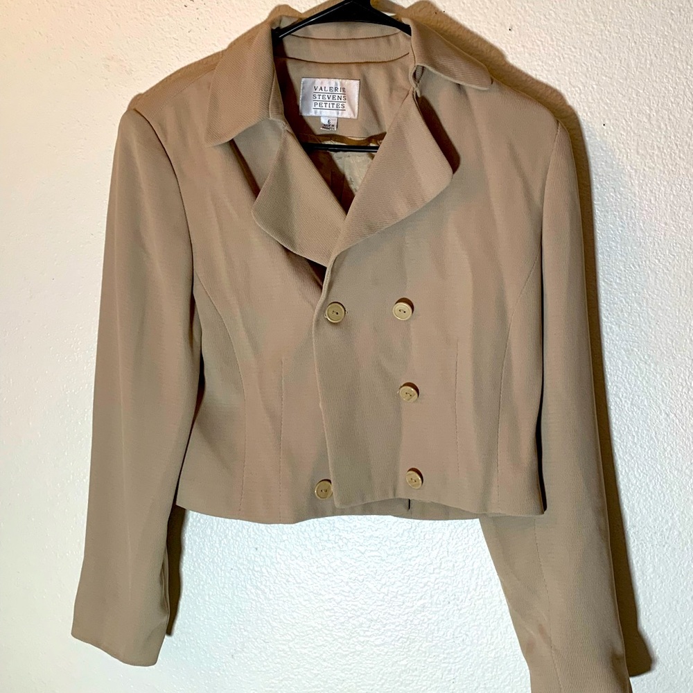 Cropped Beige Blazer Valerie Steven’s